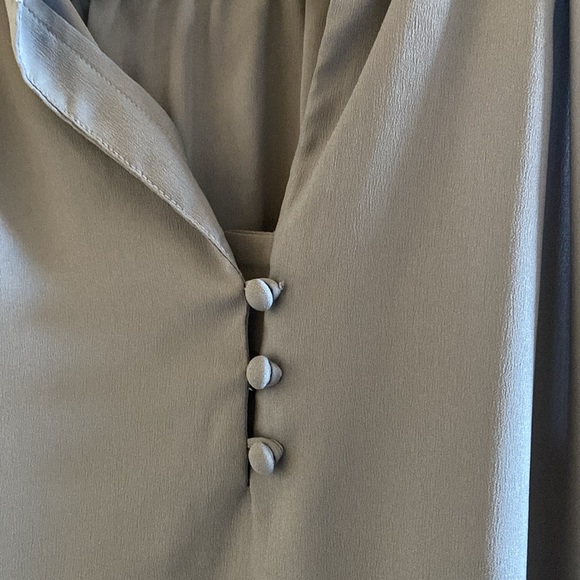 Ann Taylor Small Petite Sleeveless Top - Picture 3 of 4